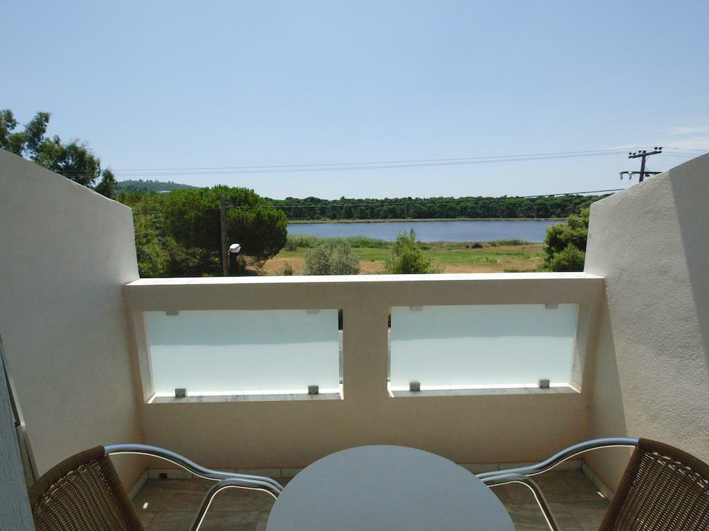 Lake Studios Koukounaries Exterior foto